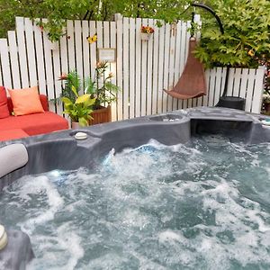 Master Suite Hot Tub